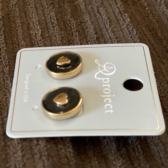 Gold and Black Heart Circle Stud Earrings — AD Project - Picture 4 of 8